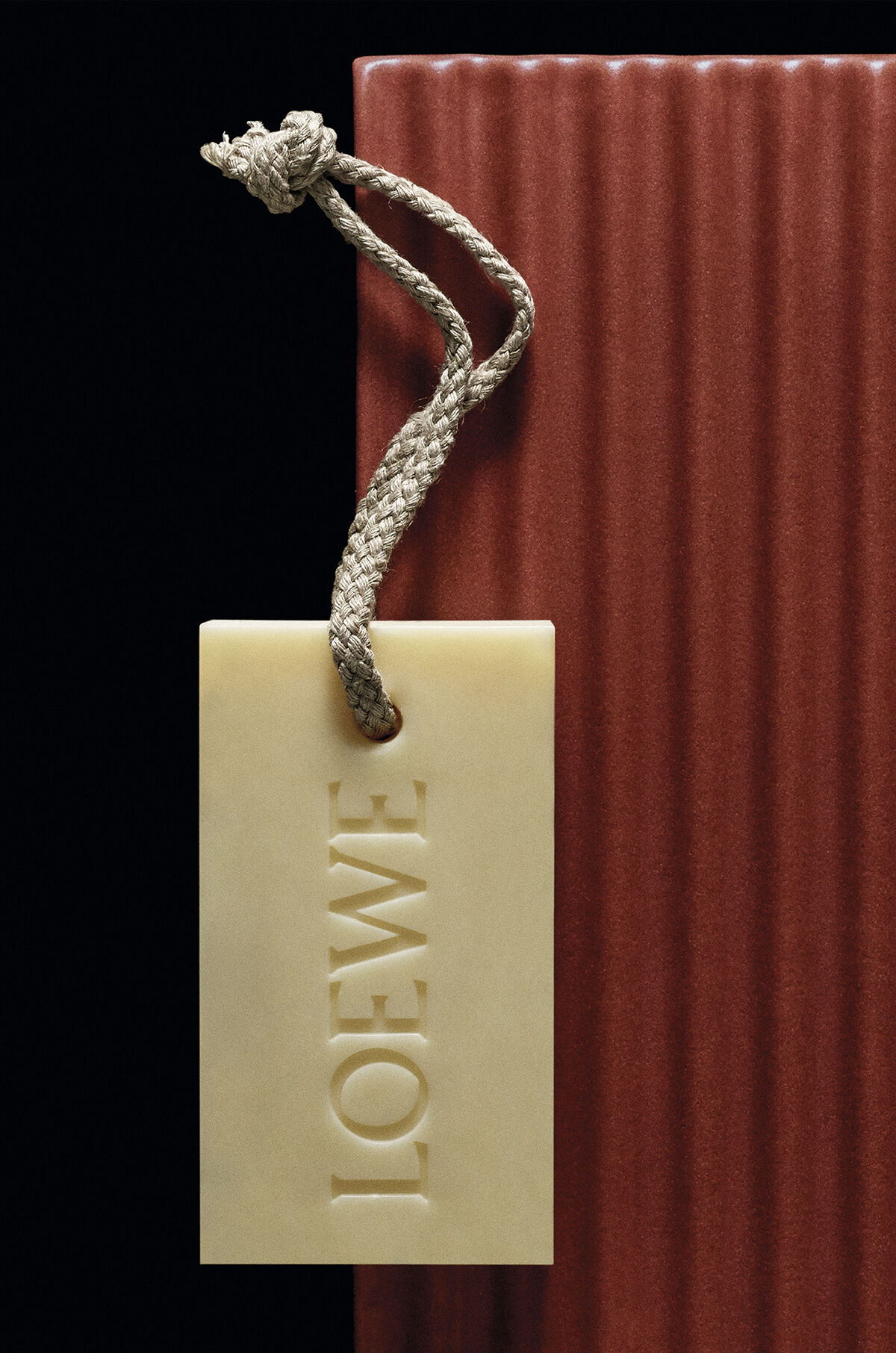 キャンドルホルダー & 燭台 | LOEWE Perfumes
